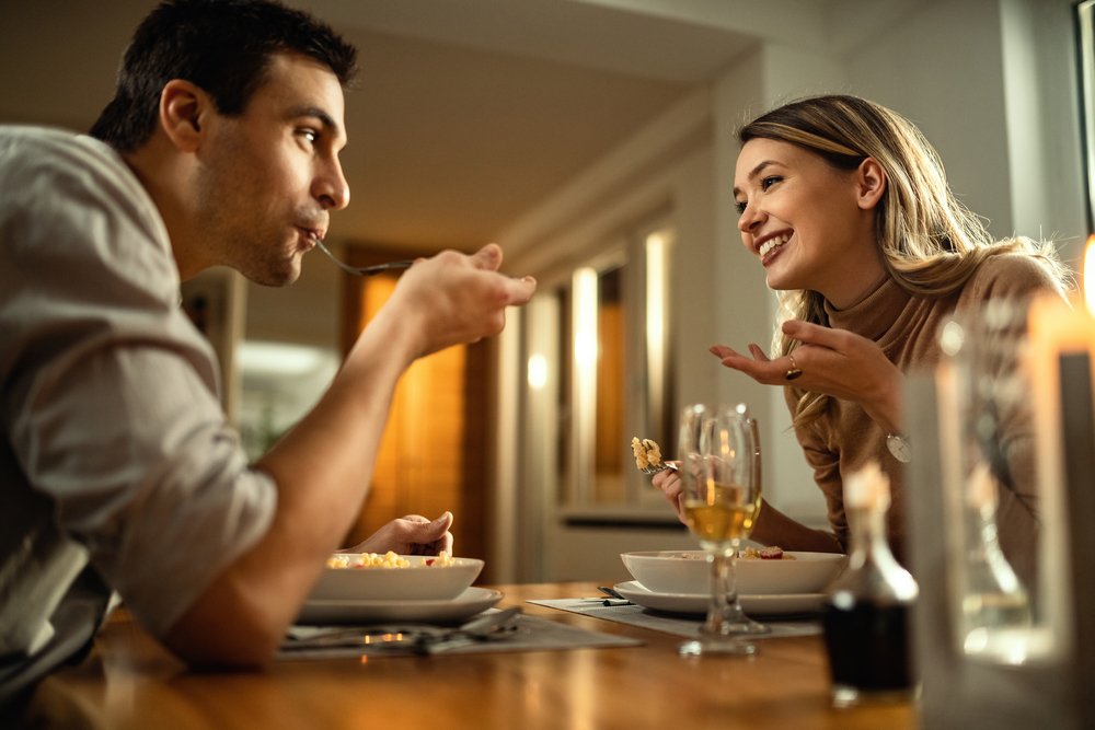 couple having dinner